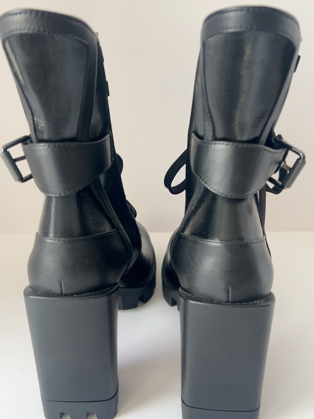 NIB Christian Louboutin Macademia 70 Black Combat Boots EU 40 Red Sole - Picture 5 of 16